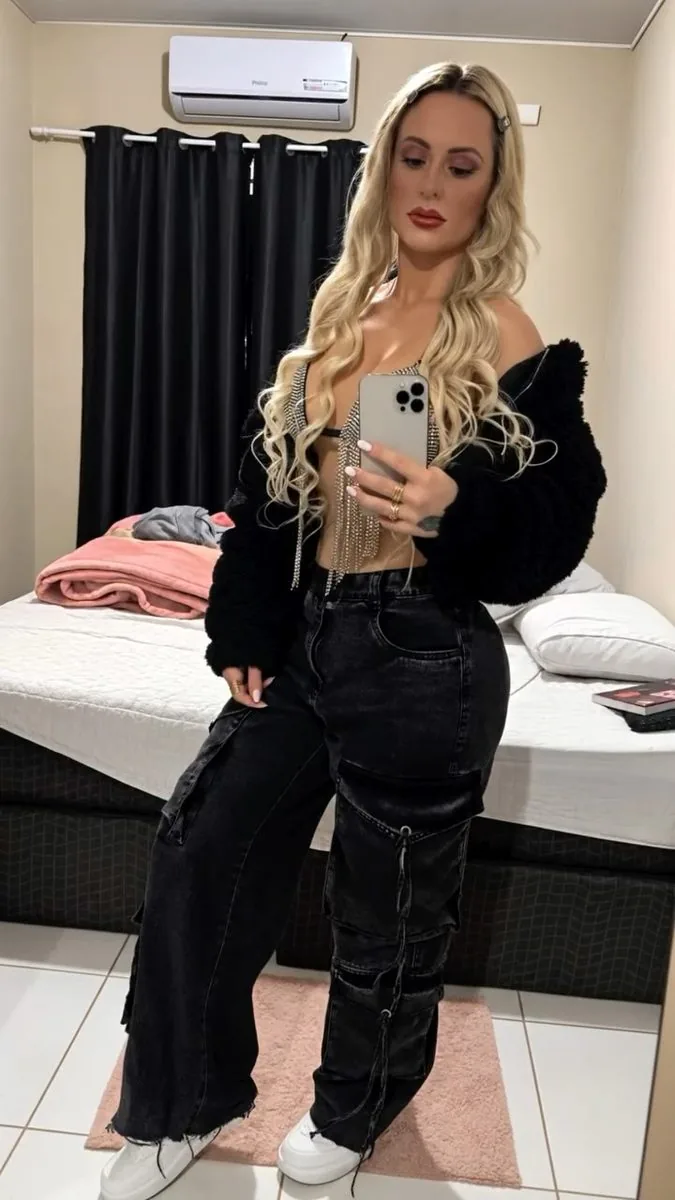Ana Paula em um look de evento